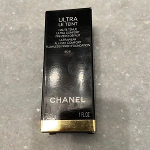 Chanel Ultrawear all day comfort flawless finish foundation 1 FL oz.